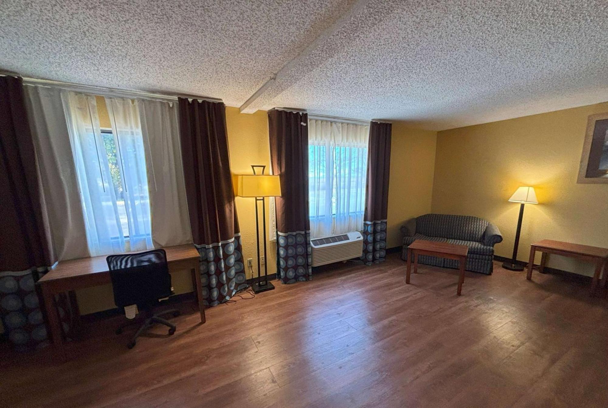 Super 8 By Wyndham O'Fallon