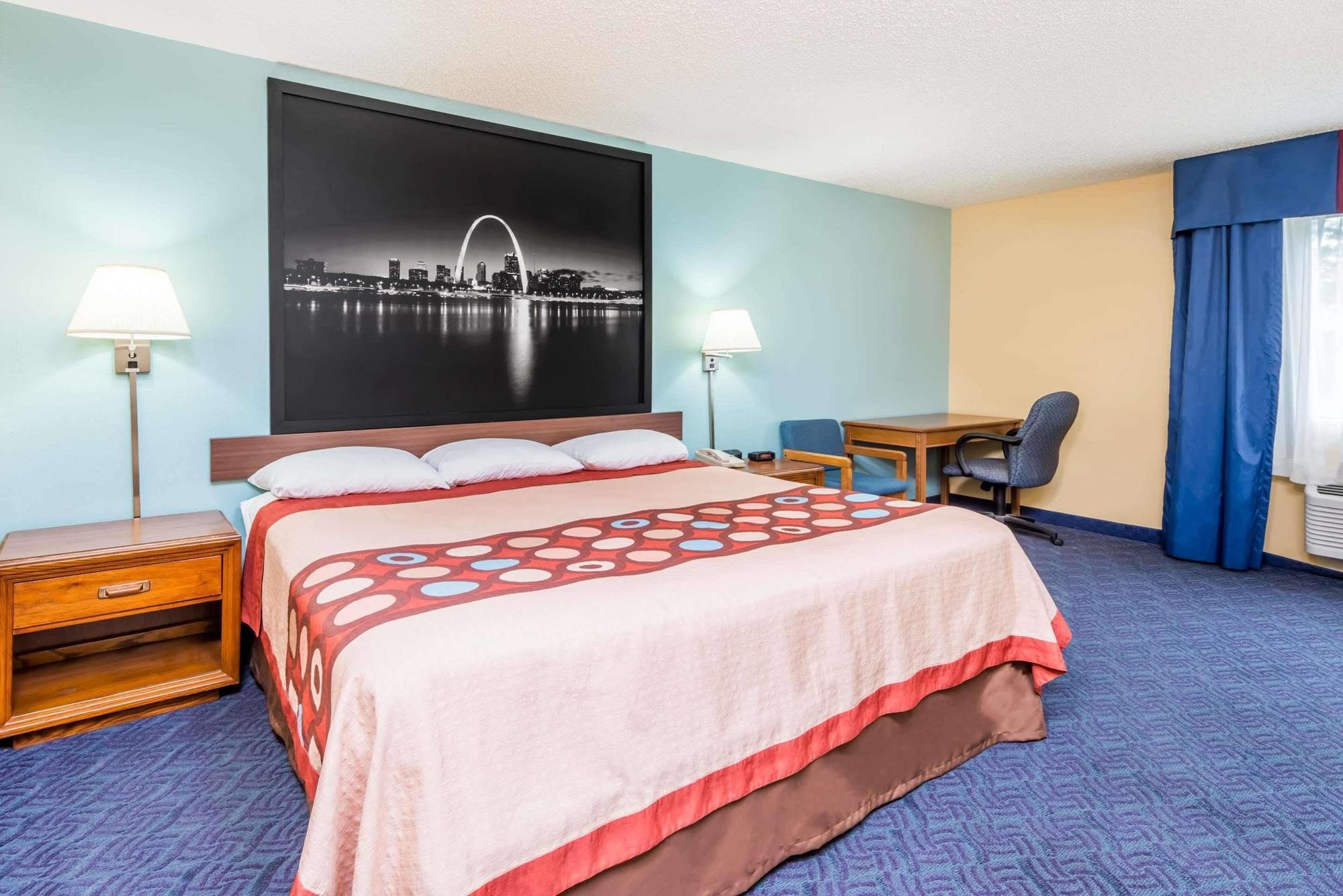 Super 8 By Wyndham Hotel